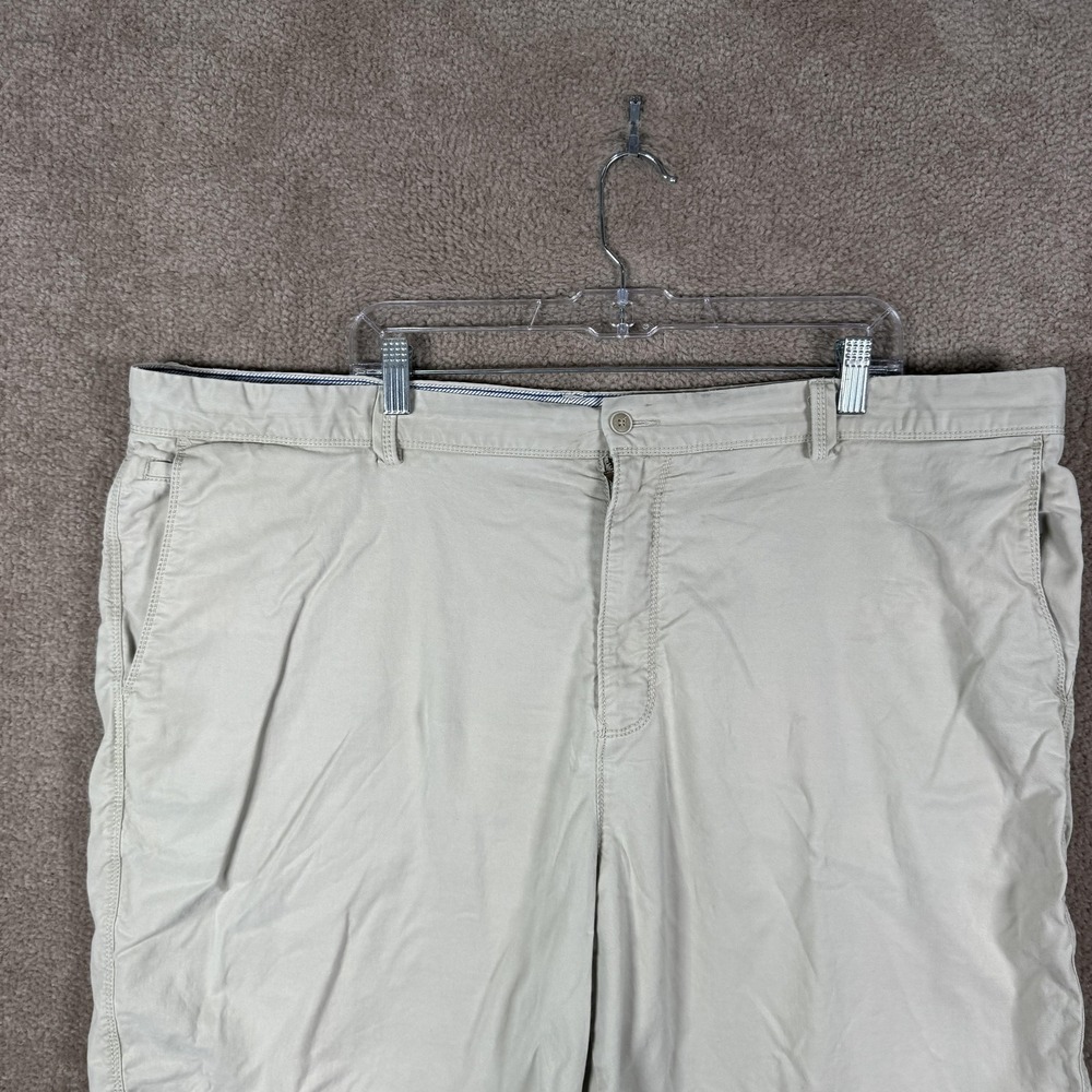 Tommy Bahama Shorts Mens 44 Beige Chino Stretch 10 Inseam Flat Front Casual - Picture 4 of 12